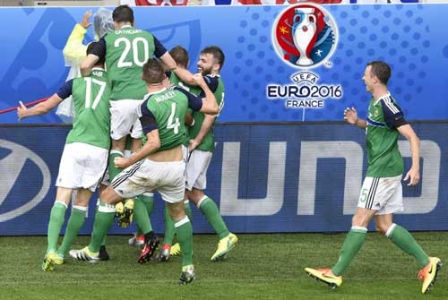 Euro 2016 Xu Wales - Bac Ireland: Noi chien vuong quoc Anh-Hinh-2