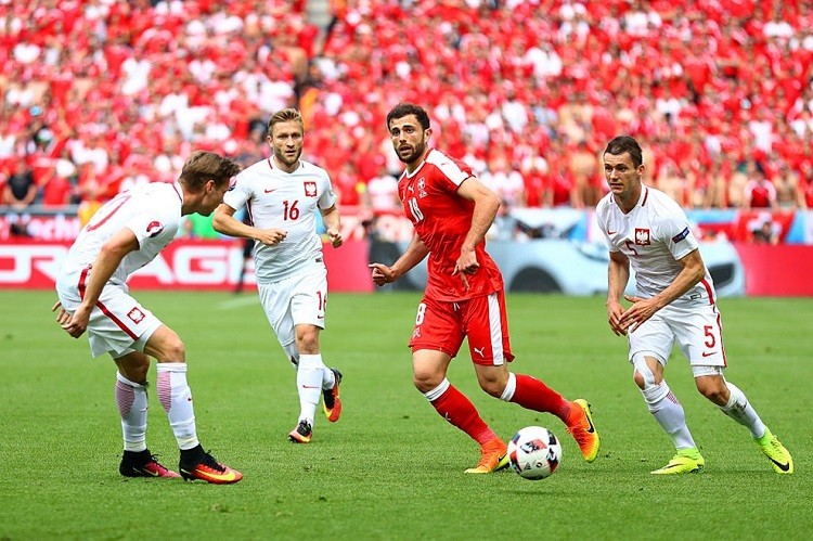 Anh Euro 2016 Thuy Si 4-5 Ba Lan: Toi do Granit Xhaka-Hinh-8