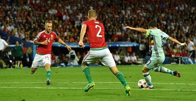 Anh Euro 2016 Hungary 0-4 Bi: Hazard xung danh nhac truong-Hinh-11