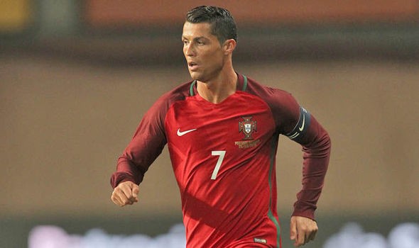 Euro 2016 Ba Lan - Bo Dao Nha: Cho Ronaldo va Lewandowski doi dau-Hinh-2