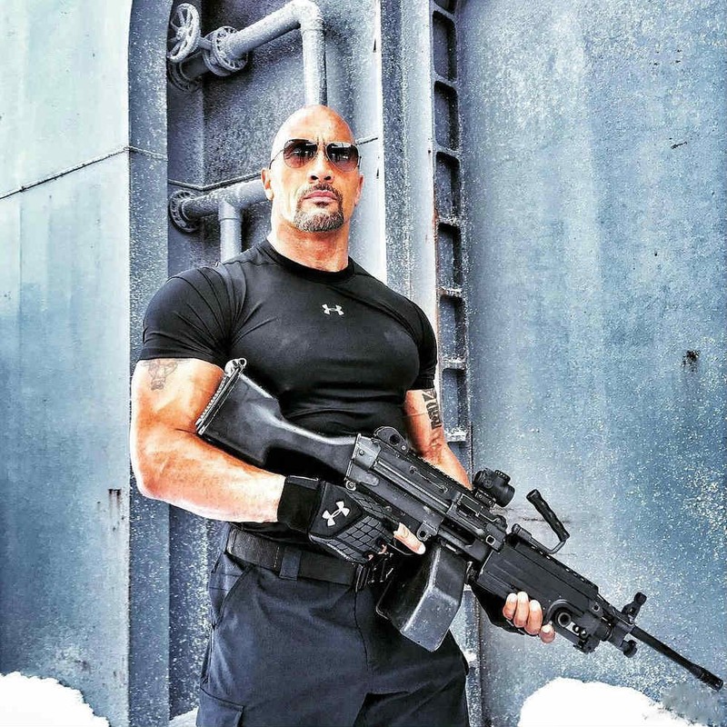 The Rock Dwayne Johnson khoe co bap trong Fast &amp; Furious 8-Hinh-4