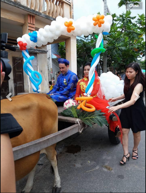 Chang re Tay cuoi xe bo di ruoc dau tai Binh Thuan-Hinh-2