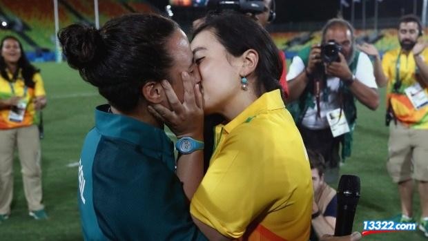 Olympic Rio 2016 chung kien man cau hon dong tinh gay soc-Hinh-5