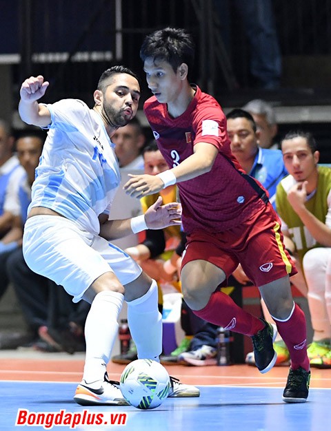 DT Futsal Viet Nam 4-2 Guatemala: Minh Tri di vao lich su-Hinh-2