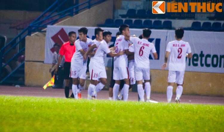 Thang Malaysia  3-1 U19 Viet Nam xay vung ngoi dau-Hinh-3