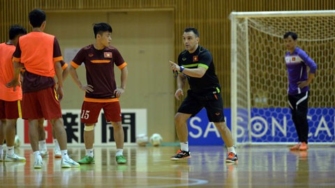 Dang sau la thu chia tay Futsal Viet Nam cua HLV Bruno-Hinh-8