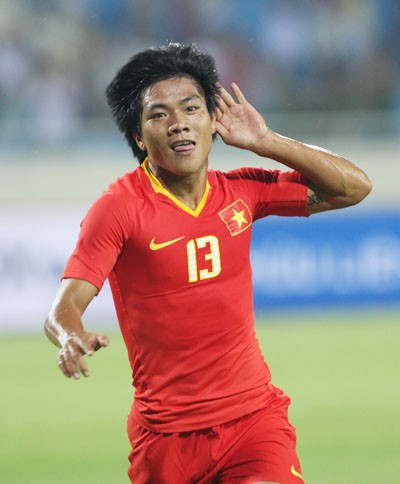 Nguoi hung AFF Cup cua Viet Nam bat ngo giai nghe-Hinh-3