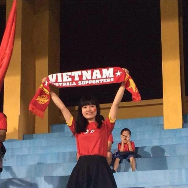 Co gai xu Nghe khien “chang lun” U19 Viet Nam sieu long-Hinh-2