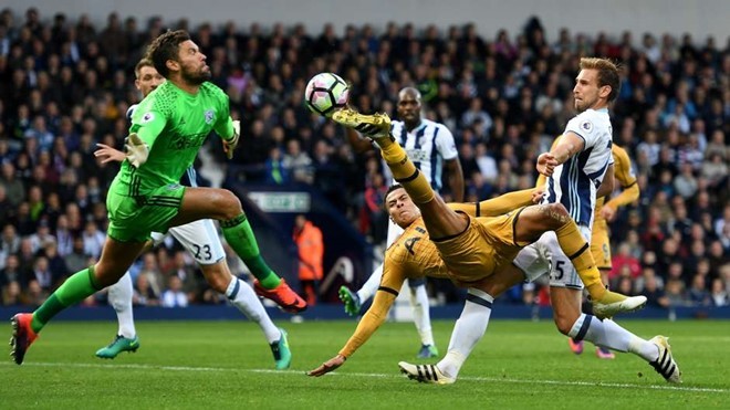 Doi hinh tieu bieu vong 8 Ngoai hang Anh: Ton vinh Maarten Stekelenburg-Hinh-7