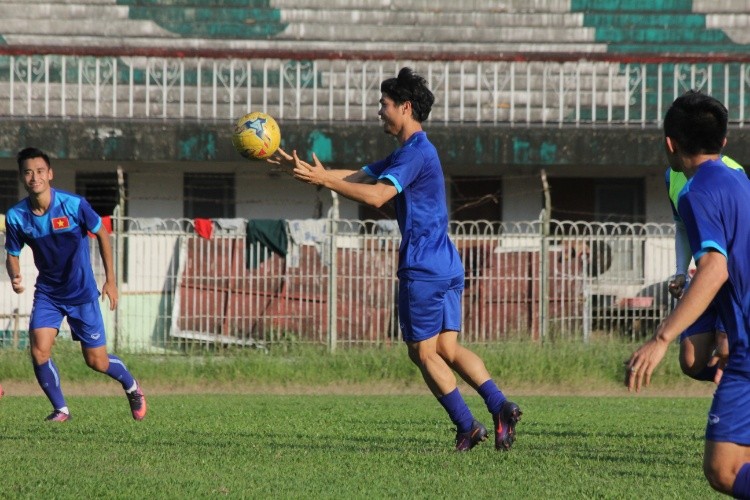 DTQG Viet Nam vui dua truoc tran mo man AFF Cup 2016-Hinh-6