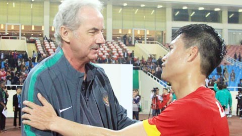 HLV Alfred Riedl loi nguoc dong nhu the nao tai AFF Cup?-Hinh-7