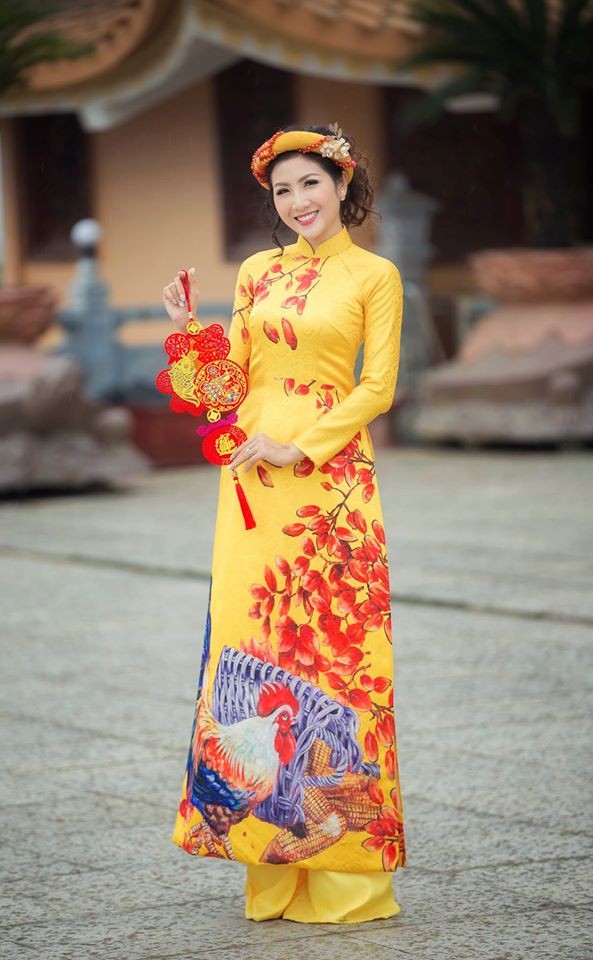 Nu game thu Viet xinh lung linh trong ao dai Tet-Hinh-2