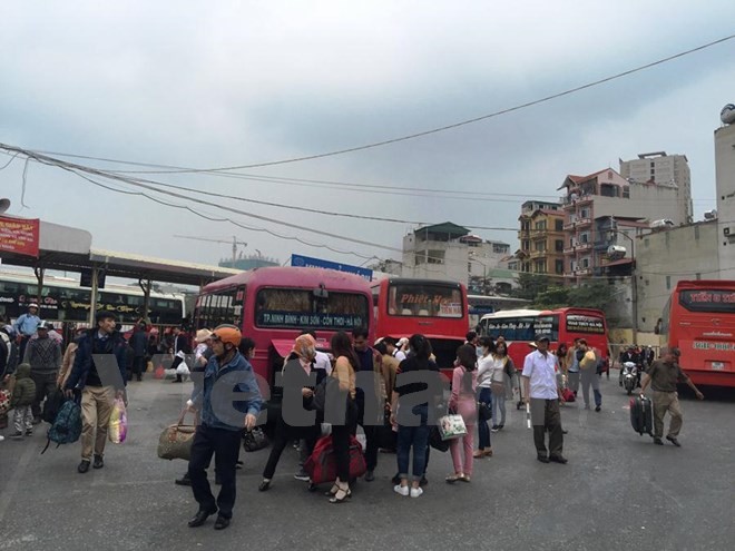 Nhieu tuyen duong Ha Noi un tac, xe “nhoi nhet” khach sau nghi Tet-Hinh-2