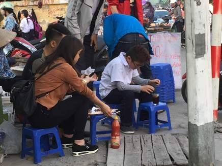 Ha Noi: Canh giac khi an thit nuong sieu re-Hinh-4