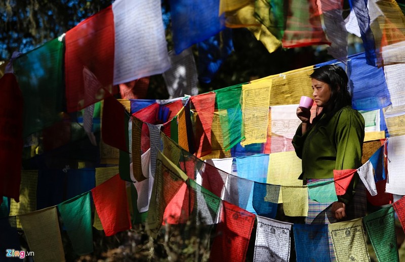 Hang ho' tren vach da cao hon 3.000 m o Bhutan-Hinh-8