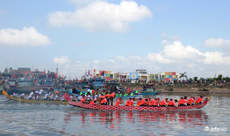 Du khach ve den thieng nhat xu Nghe du Le hoi dua thuyen-Hinh-14