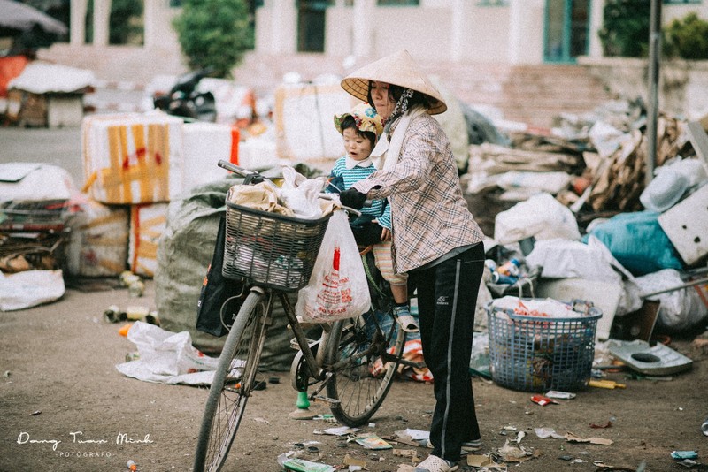 Anh “Me con co dong nat” lay nuoc mat dan mang ngay 8/3-Hinh-4