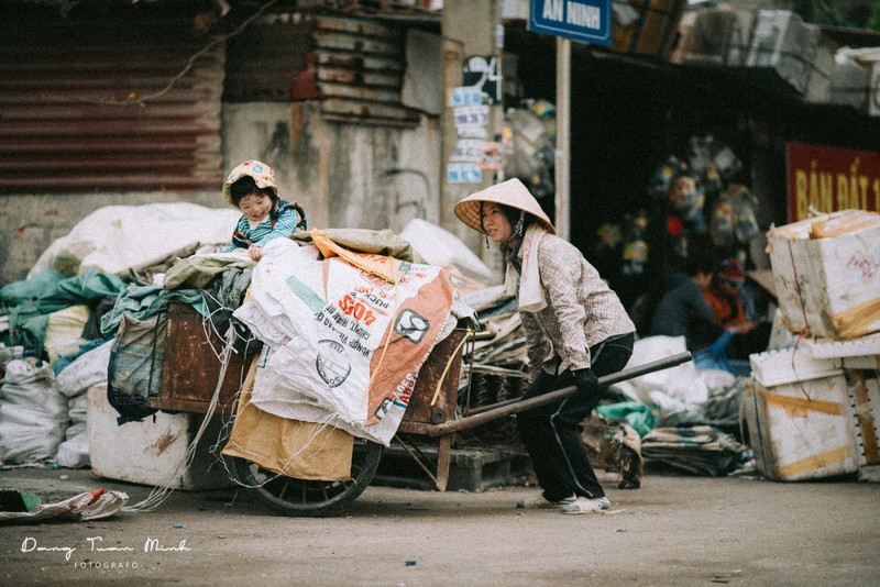 Anh “Me con co dong nat” lay nuoc mat dan mang ngay 8/3-Hinh-5