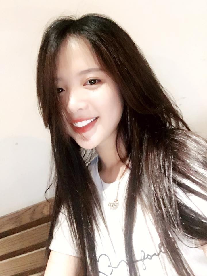 Selfie ngoai san bong, hot girl Sai thanh khien dan mang chao dao-Hinh-4