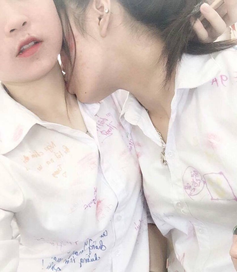 Hoc sinh cuoi cap om hon nhau phan cam trong ngay chia tay-Hinh-7