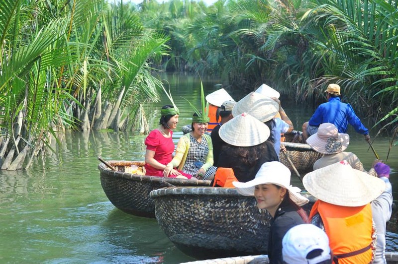 Kham pha rung dua Bay Mau - “mien Tay” thu nho trong long Hoi An-Hinh-2