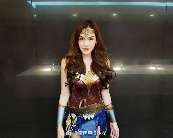 My nhan chuyen gioig noi tieng khi hoa than thanh Wonder Woman-Hinh-2