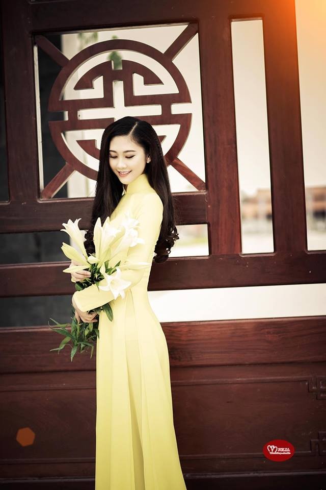 Nguoi dep khoa Thanh nhac hut hon dan mang trong chiec ao dai-Hinh-5