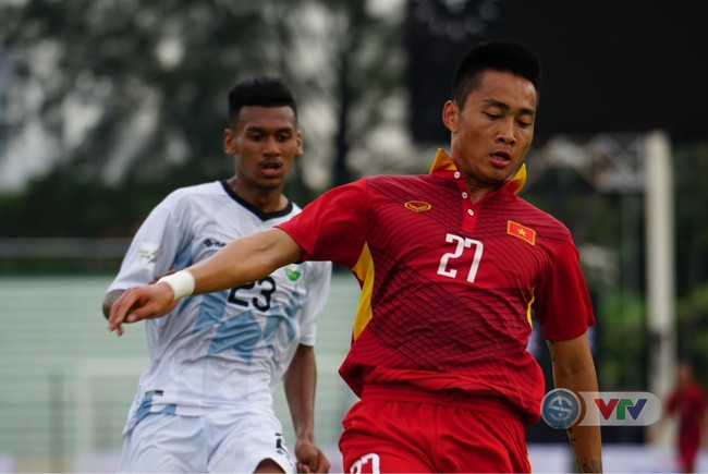 Thang tran dau SEA Games 29, U22 Viet Nam duoc &quot;dua len may&quot;-Hinh-9