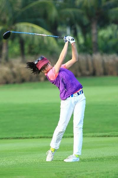 Nu golf thu Viet 14 tuoi xinh nhu mong du SEA Games 29-Hinh-5