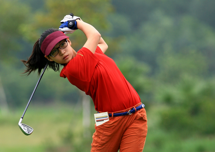 Nu golf thu Viet 14 tuoi xinh nhu mong du SEA Games 29