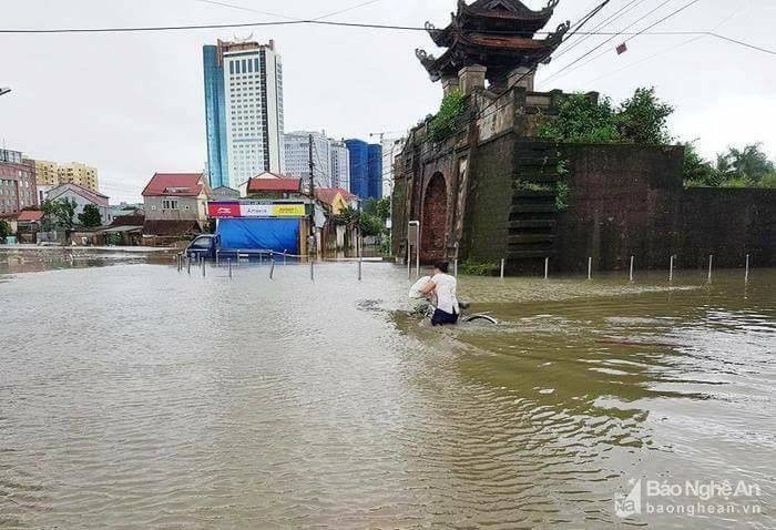 Hinh anh mua lu Nghe An nong nhat mang xa hoi-Hinh-8