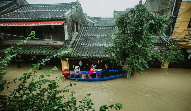 Bao so 12: Hoi An ngap nuoc va bo anh cuoi de doi-Hinh-4