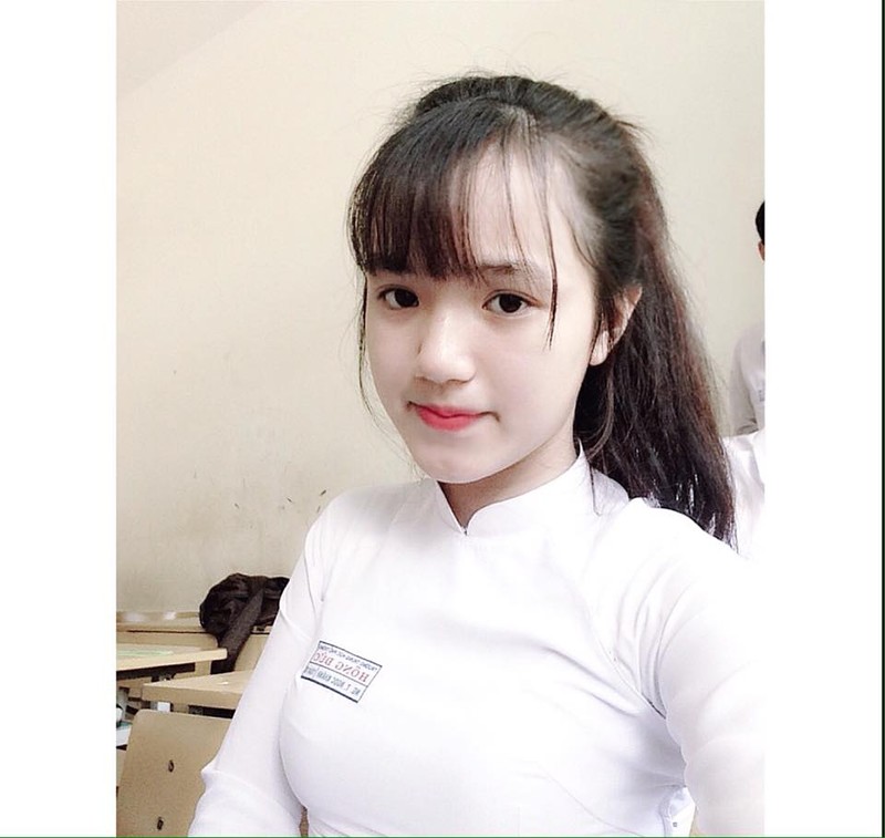 Nu sinh Dak Lak noi tieng vi mac ao dai qua dep-Hinh-5