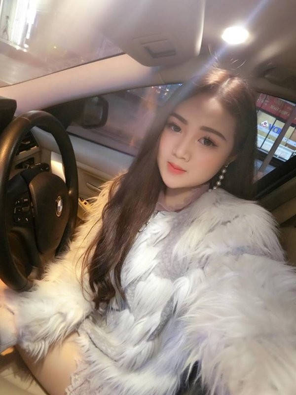 Bi chup len tai chot giao thong, nu sinh ao dai trang bat ngo noi tieng-Hinh-8