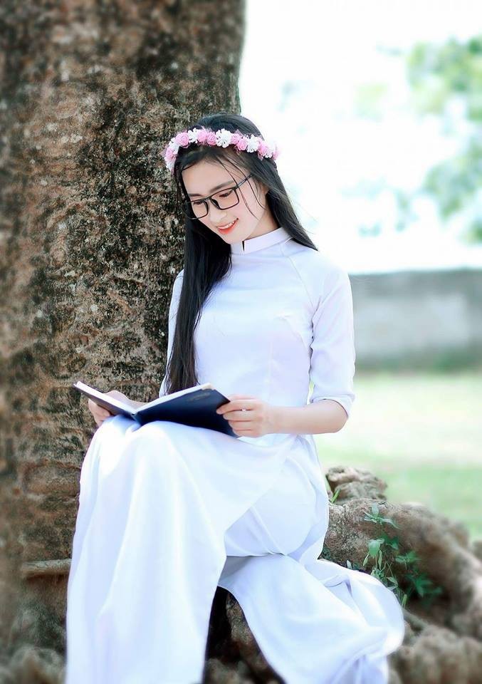 Mua chia tay, nu sinh dien ao dai trang la “auto” xinh-Hinh-7