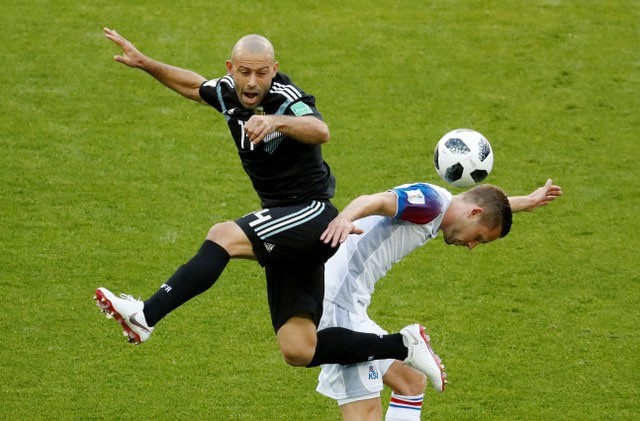 Messi da hong penalty, Argentina bi Iceland cam hoa-Hinh-9