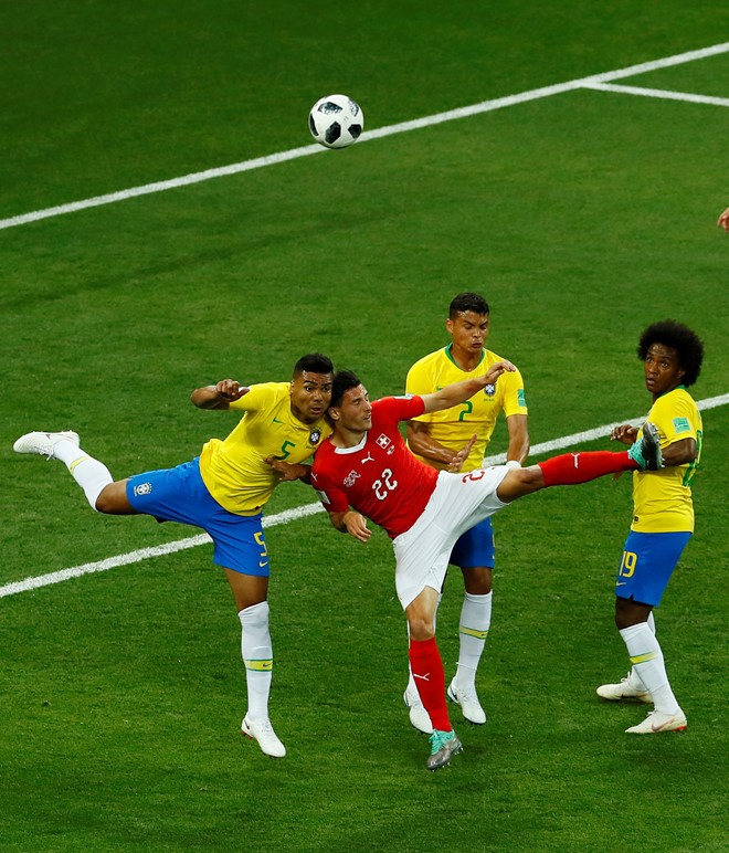 Brazil 1-1 Thuy Si: Mai mua chan, cac vu cong Samba quen nhiem vu ghi ban-Hinh-3