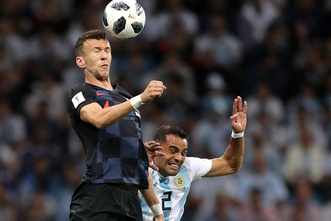 Truc tiep Argentina 0-3 Croatia: Vu cong Tango thua tham ngay Messi 