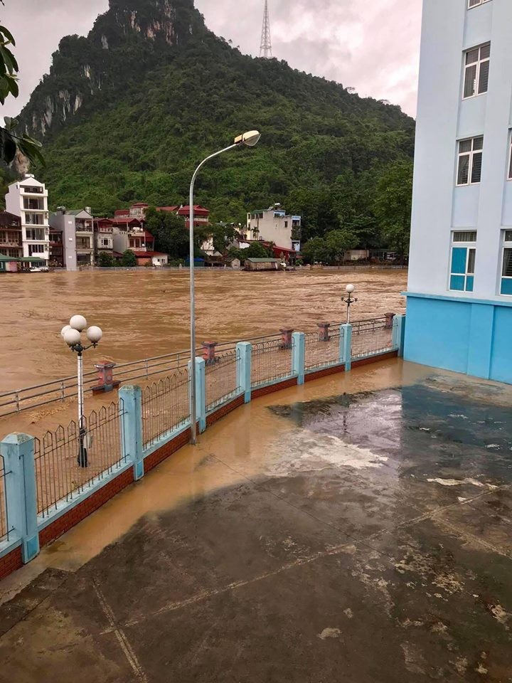 Dan mang xot xa chia se anh mua lu o cac tinh phia Bac-Hinh-6