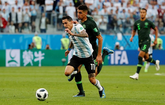 Messi loai Nigeria, giup Argentina lach qua cua hep-Hinh-4