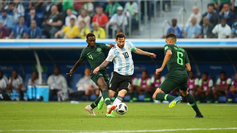 Messi loai Nigeria, giup Argentina lach qua cua hep-Hinh-6