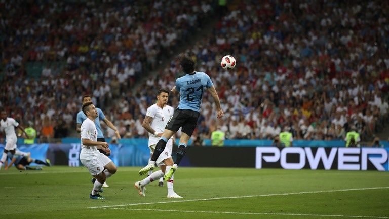 Uruguay 2 - 1 Bo Dao Nha: Cavani tien Ronaldo ve nuoc theo chan Messi-Hinh-5