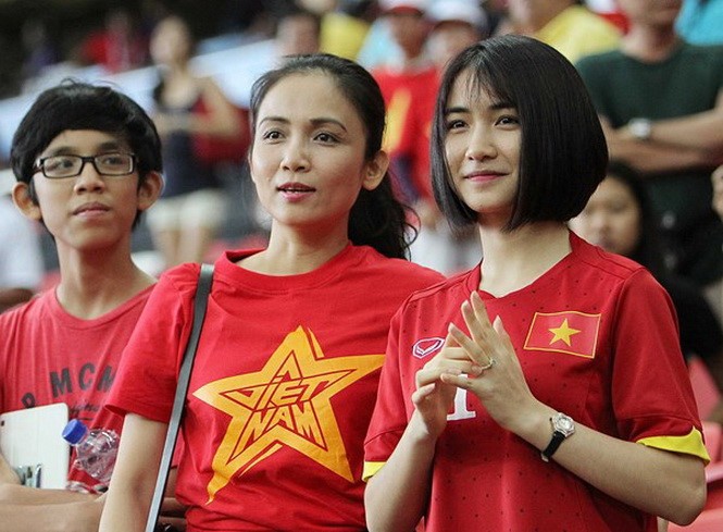 Lieu co phai Hoa Minzy xuat hien, Cong Phuong sut truot 11m cua Olympic Viet Nam?-Hinh-8