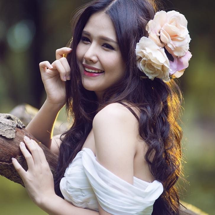 Hot girl Phanh Lee khien CDM noi song khi khoe “sac” cuc dinh-Hinh-7