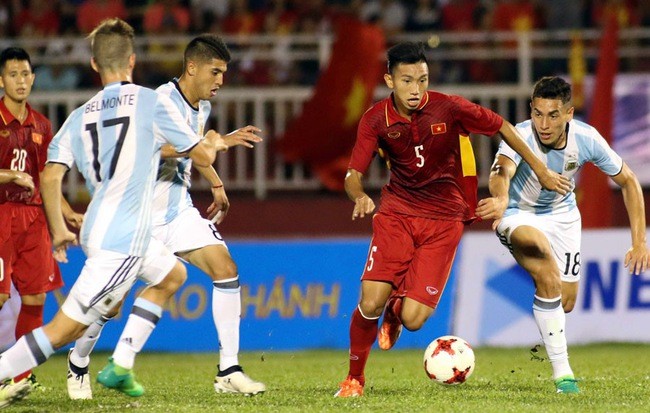 Doan Van Hau lieu co qua tai truoc them AFF Cup 2018?-Hinh-8