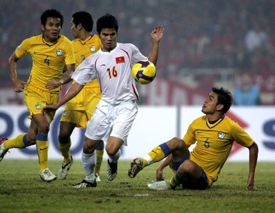 Nhin lai hanh trinh len ngoi vuong cua DT Viet Nam tai AFF Cup 2008-Hinh-2