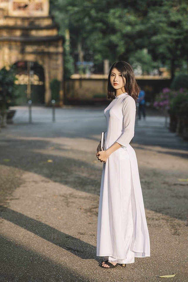 Nu sinh nganh thiet ke dep ngay ngat trong ta ao dai-Hinh-4