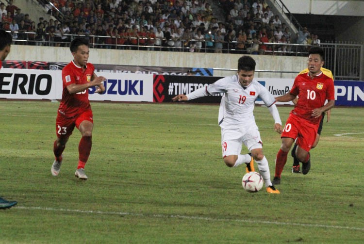 Cong Phuong giup doi tuyen Viet Nam mo man AFF Cup 2018 tung bung-Hinh-8