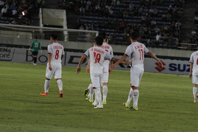 Cong Phuong giup doi tuyen Viet Nam mo man AFF Cup 2018 tung bung-Hinh-9