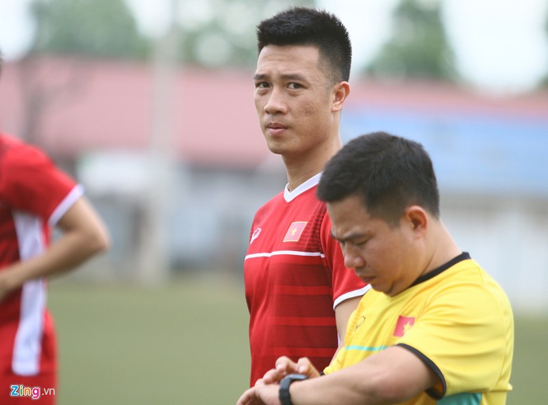Van Quyet chan thuong sau chien thang AFF Cup 2018-Hinh-2